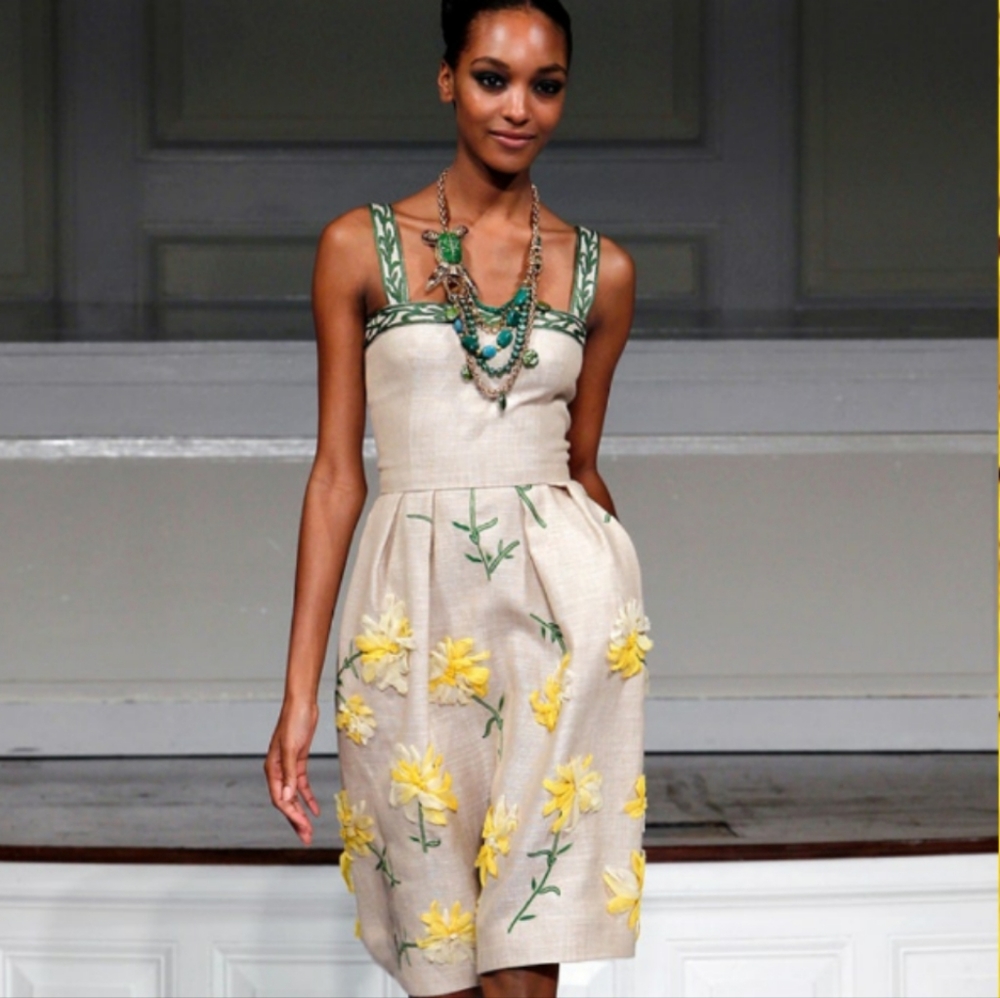 $4,000 OSCAR DE LA RENTA EXQUISITE LINEN LEAF FLOWER EMBROID RUNWAY DRESS US S